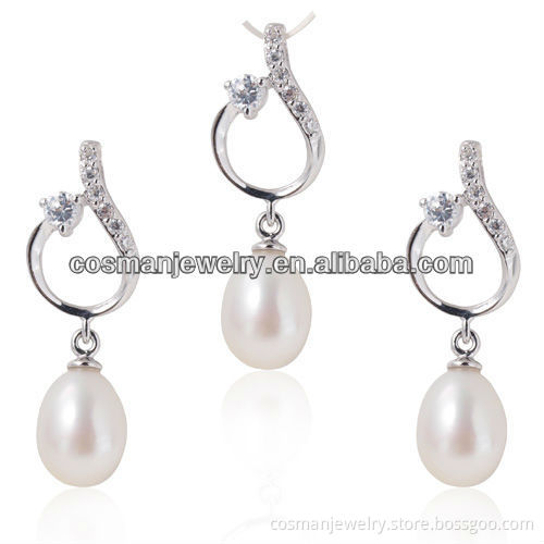 Fashionable jewelry pearl set